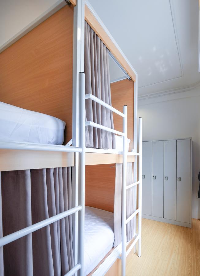 Simple To Sleep Hostel Бангкок Екстер'єр фото