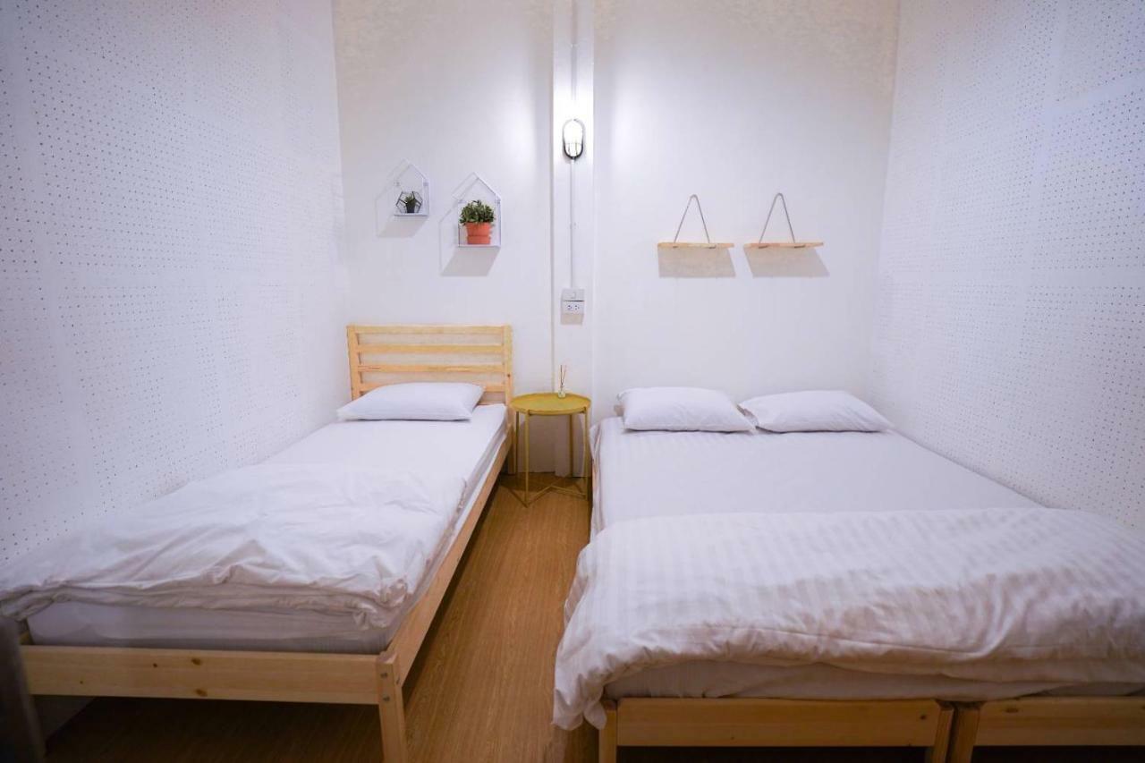 Simple To Sleep Hostel Бангкок Екстер'єр фото